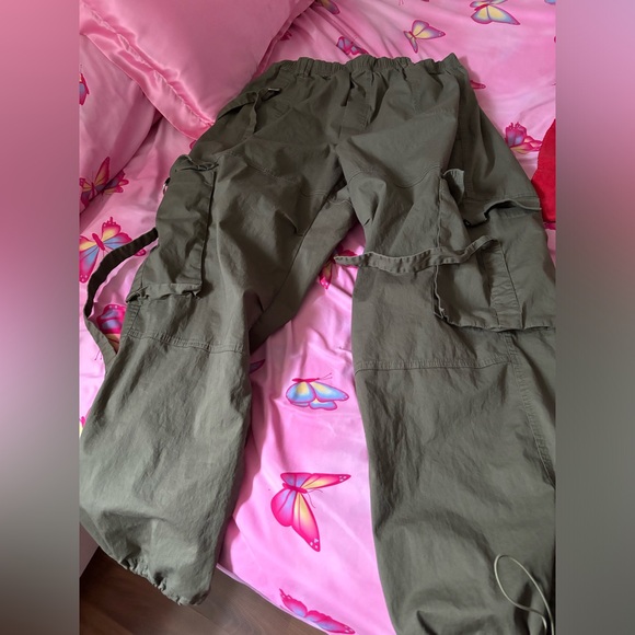 Fashion Nova Oversized Joggers - Picture 6 of 7